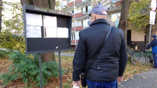 Żałoba to czas, w którym łzy stają się słowami, a milczenie mówi więcej niż tysiąc słów