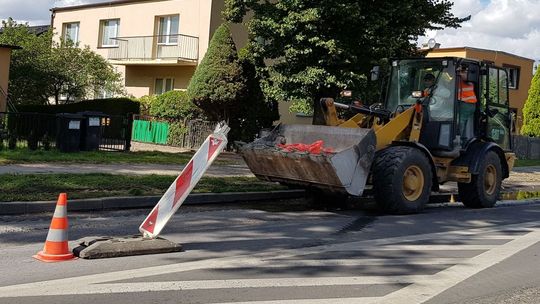 Zerwali to co niedawno wyasfaltowali. Utrudnienia w Gryfinie