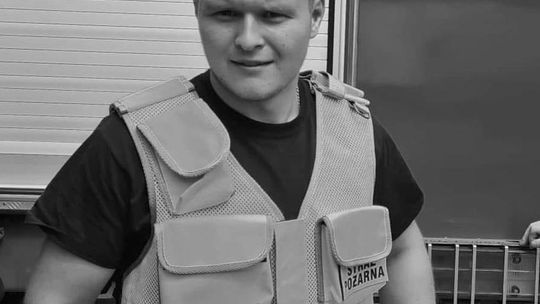 Zginął strażak. Śmiertelnie potrącił go pijany kierowca Zginął strażak. Śmiertelnie potrącił go pijany kierowca