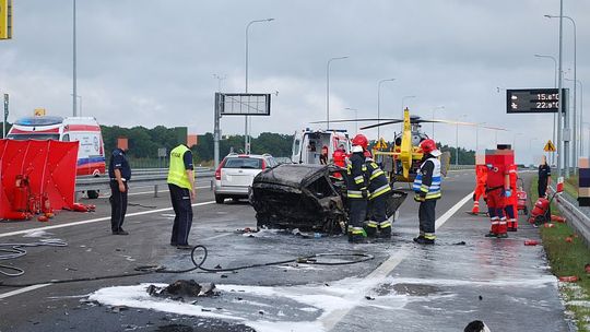 Zginęli w płonącym aucie