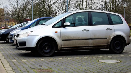 Zgłosiła kradzież srebrnego volkswagena bo... zostawiła tam psa. Okazało się, że... zapomniała gdzie zaparkowała auto 