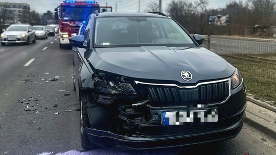 Zgnieciona blacha i wielkie szczęście. Zderzenie BMW i Skody Zgnieciona blacha i wielkie szczęście. Zderzenie BMW i Skody