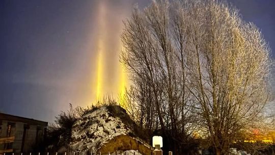 Zimowa magia w powiecie gryfińskim: Słupy świetlne i baśniowy szron nad regionem