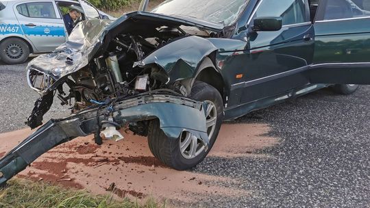 Zjechała na przeciwny pas i zderzyła się czołowo [ZDJĘCIA]