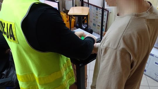 Złapali seryjnego włamywacza