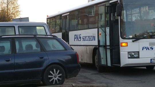 Złodzieje okradli w nocy autobus