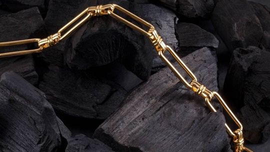 Złote łańcuszki męskie – czym kierować się przy zakupie?