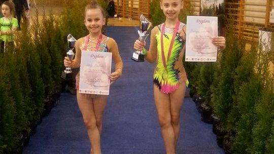 Złoto za układ taneczno - akrobatyczny i srebro za skakankę