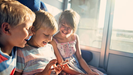 Rozkład jazdy na kolei ulega właśnie zmianie. Nowe trasy, przystanki, i więcej pociągów