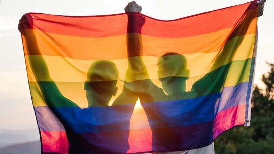 Zmienia poglądy w sprawie „uchwały anty-LGBT”. Zdecydowały finanse