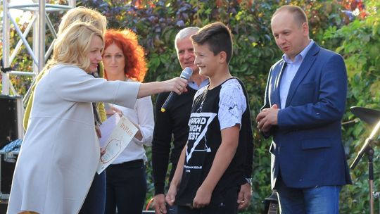 Znalazł sposób na najdziwniejszą dynię