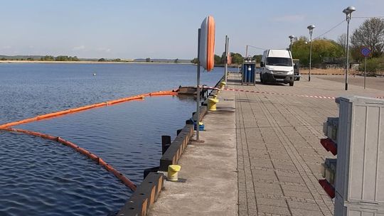 Znaleziono ciało przy zatopionej barce Znaleziono ciało przy zatopionej barce