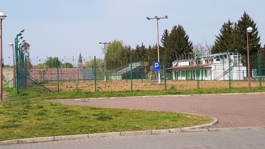 Znaleźli go nieżywego koło Laguny. Miał urazy głowy