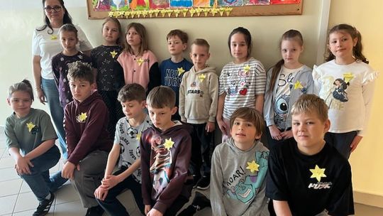 Żółty symbol pamięci w Gryfinie: Akcja „Żonkile 2026”