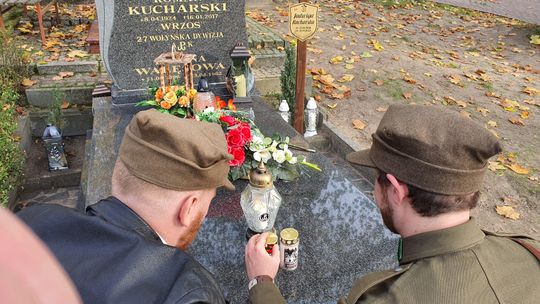 Zorganizowano kwestę "Przywracamy pamięć o żołnierzach wyklętych" i akcję "Zapal znicz bohaterowi"