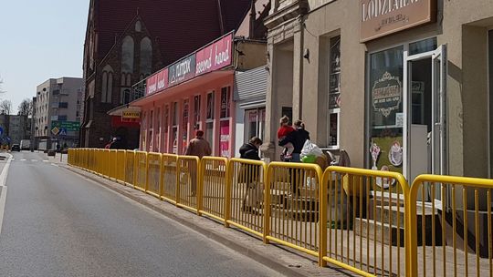 Zrobiło się tak ciepło, że lody sprzedawali Zrobiło się tak ciepło, że lody sprzedawali