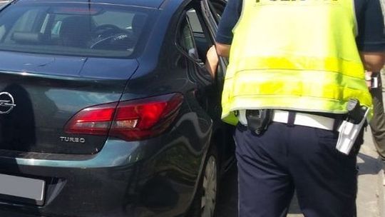 Żucie gumy nie wystarczyło. Wpadł na Szczecińskiej