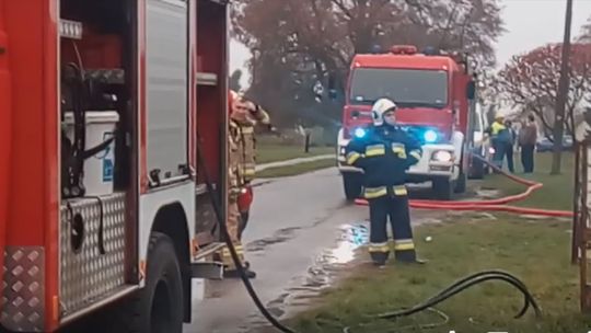 Zwarcie instalacji elektrycznej przyczyną pożaru domu [WIDEO]