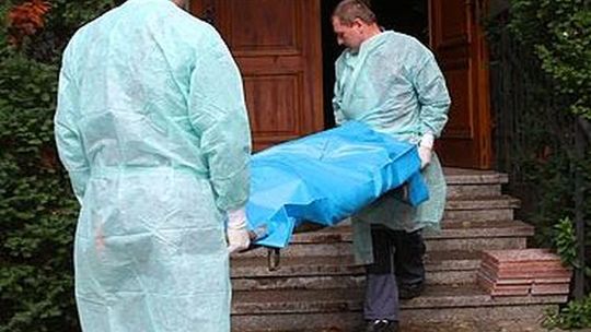 Zwłoki podopiecznego OPS kilka dni leżały w domu