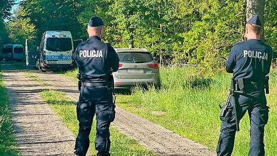 Zwłoki znaleziono w lesie