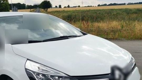 Zwrócił uwagę policjantów dziwną jazdą
