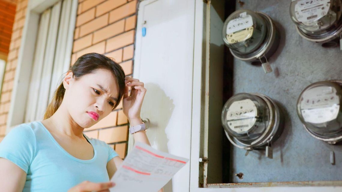 Trzy stówy na prąd lub gaz. Tłumaczymy, jak złożyć wniosek o bon energetyczny Trzy stówy na prąd lub gaz. Tłumaczymy, jak złożyć wniosek o bon energetyczny