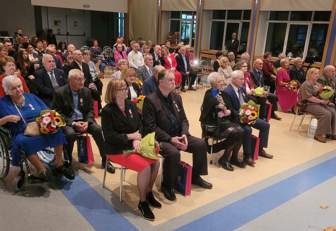 50 i 60 lat miłości oraz wierności. Złote i Diamentowe Gody świętują w Gryfinie