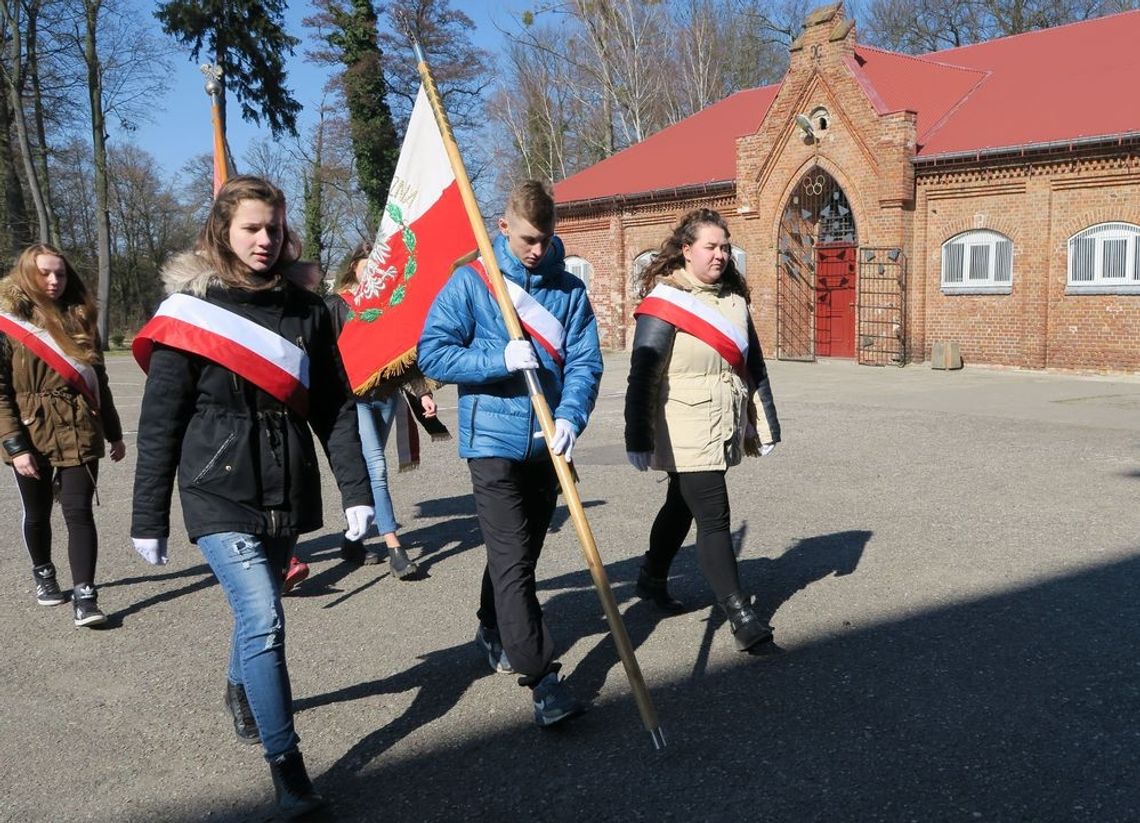 70-lecie polskiej szkoły w budynku, gdzie kształcono pruskich nauczycieli 70-lecie polskiej szkoły w budynku, gdzie kształcono pruskich nauczycieli
