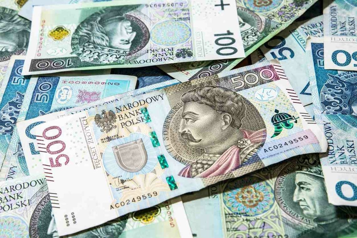 700 zamiast 500 plus? PiS przygotowuje kolejną kiełbasę wyborczą 700 zamiast 500 plus? PiS przygotowuje kolejną kiełbasę wyborczą