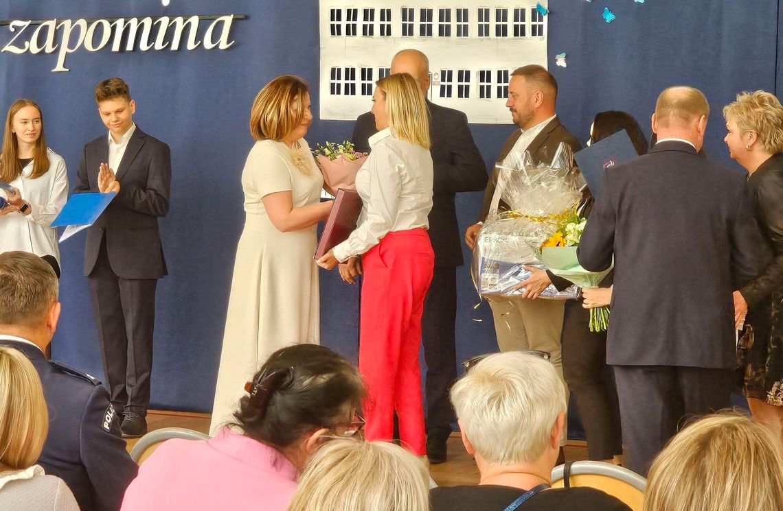 80-letnia historia szkoły w pigułce. Niektórzy gorzko ją przełknęli 80-letnia historia szkoły w pigułce. Niektórzy gorzko ją przełknęli