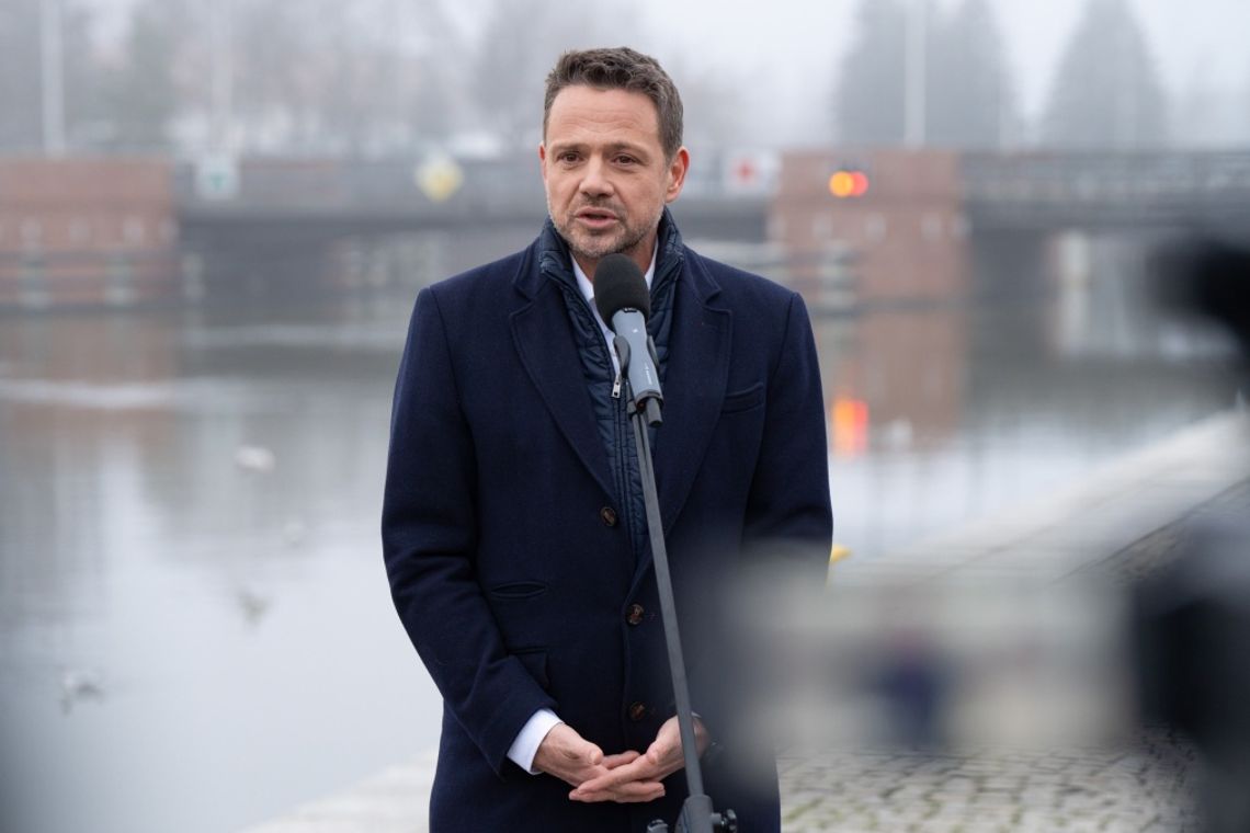 Trzaskowski zapowiedział ograniczenie 800 plus dla Ukraińców. I się zaczęło