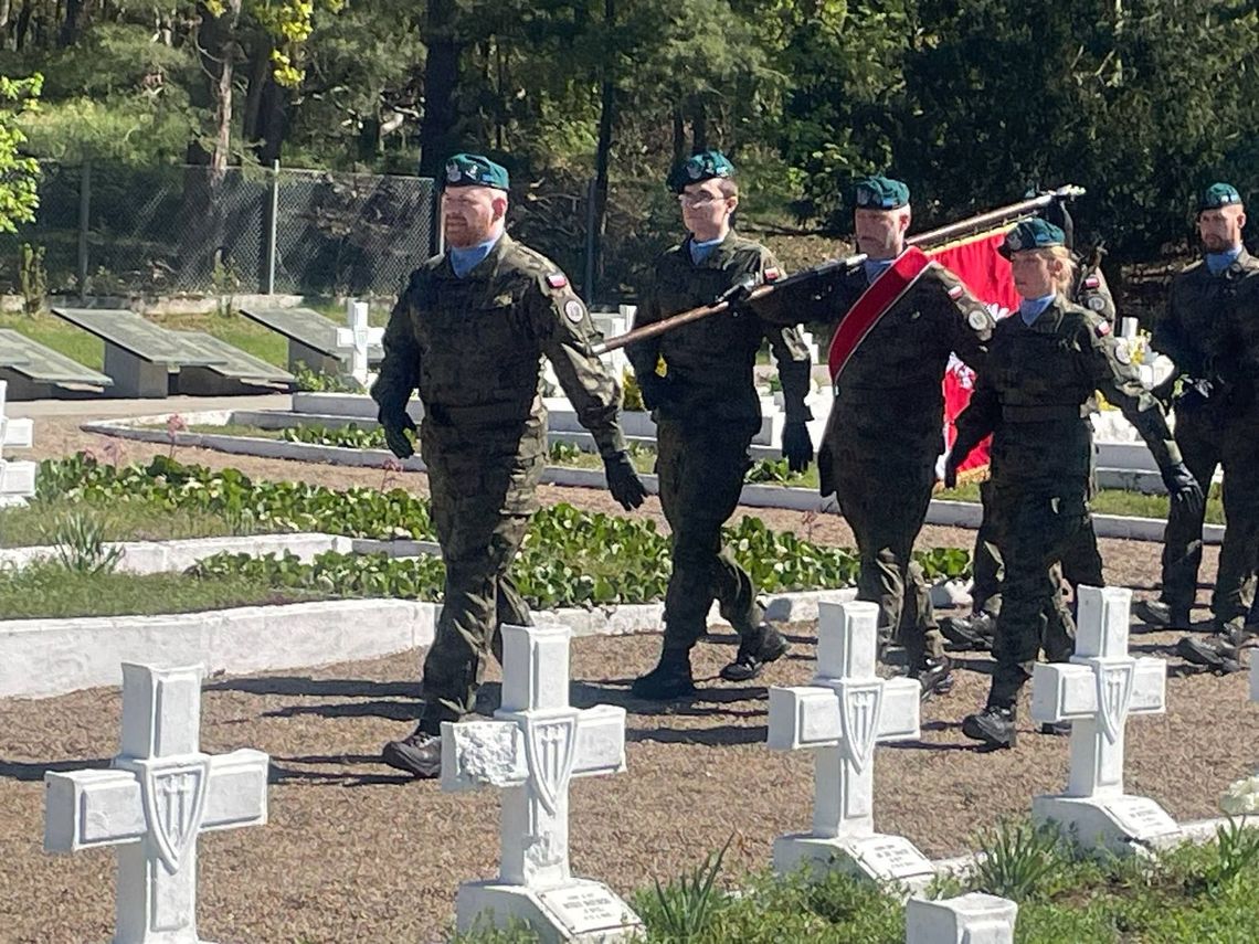 81. rocznica forsowania Odry w kilku miejscach. Minister obrony narodowej i rekonstrukcje bitew 81. rocznica forsowania Odry w kilku miejscach. Minister obrony narodowej i rekonstrukcje bitew