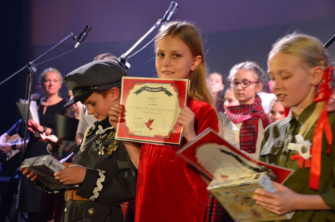 Agata Kwiecień wyróżniona w Festiwalu Piosenki „KIMA” w Krakowie