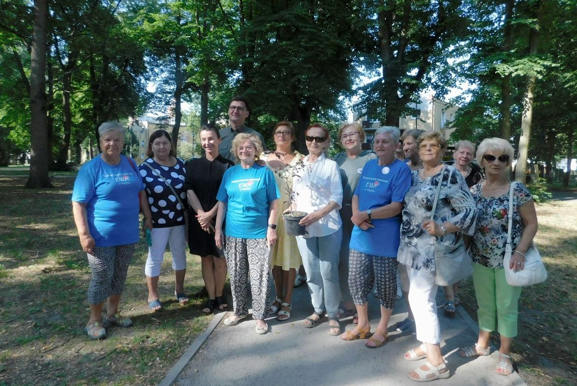 Amazonki posadziły drzewa w gryfińskim parku i na nabrzeżu [FOTO]