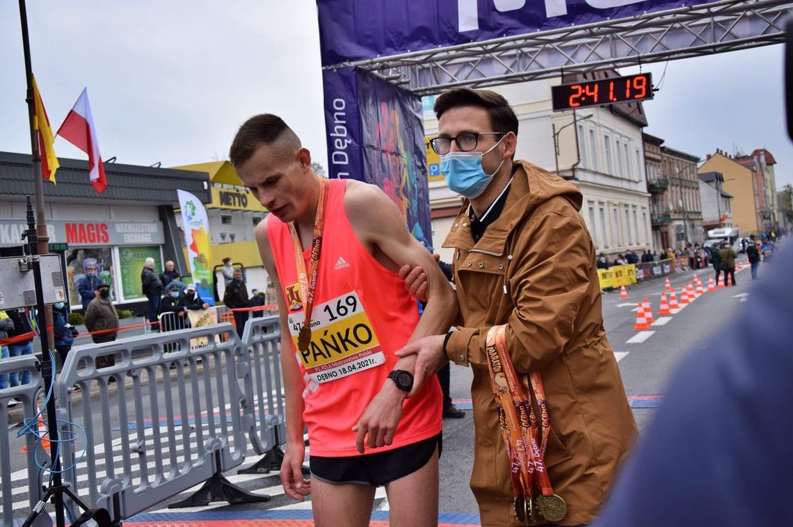 Andrzej Pańko pokonał 42,195 km w czasie 2 godz. 41 min