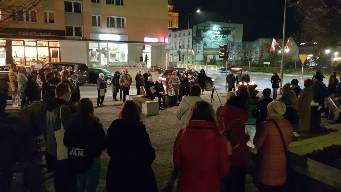 Ani jednej więcej! Gryfino zapala znicze dla Izy [ZDJĘCIA] 