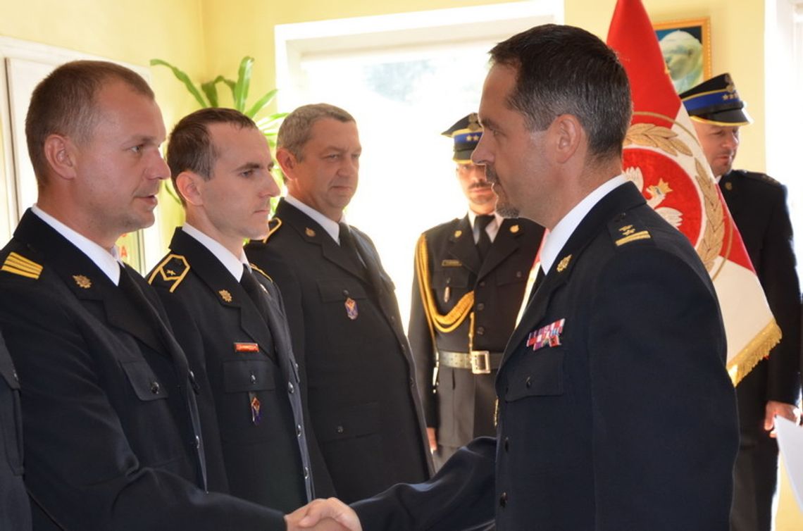 Apel z awansami i pożegnaniem ze służbą Apel z awansami i pożegnaniem ze służbą