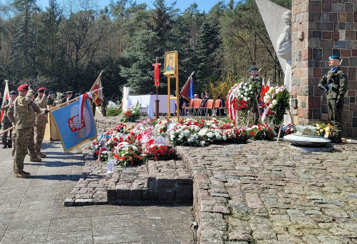 Apelem poległych i salwą honorową uczcili pamięć poległych żołnierzy [WIDEO]