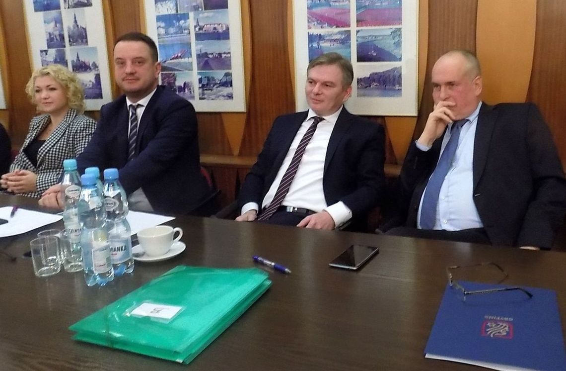 Ataki na władze uchwałodawcze Gryfina Ataki na władze uchwałodawcze Gryfina