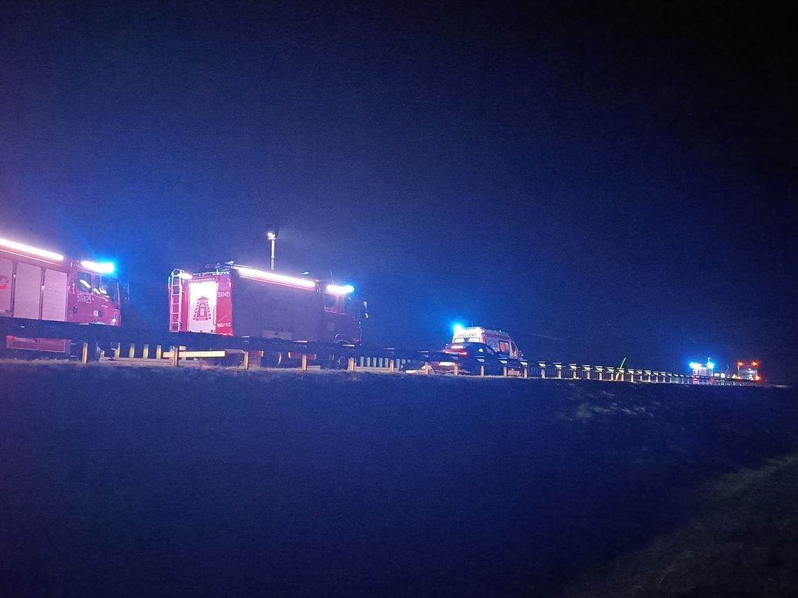 Autobus zderzył się z samochodem Autobus zderzył się z samochodem