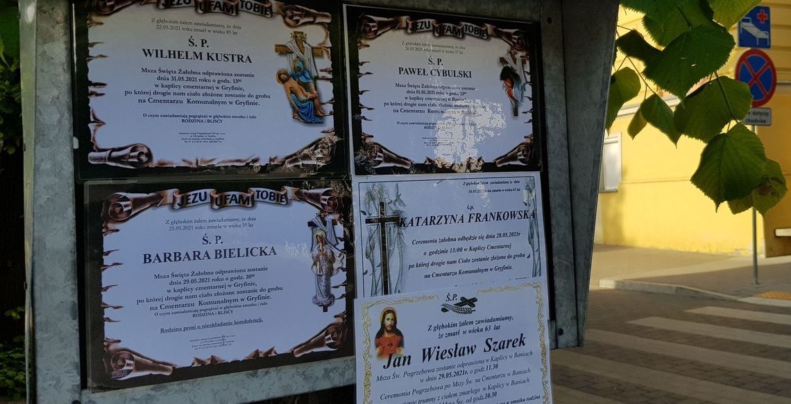 Aż brakuje miejsc na klepsydry Aż brakuje miejsc na klepsydry