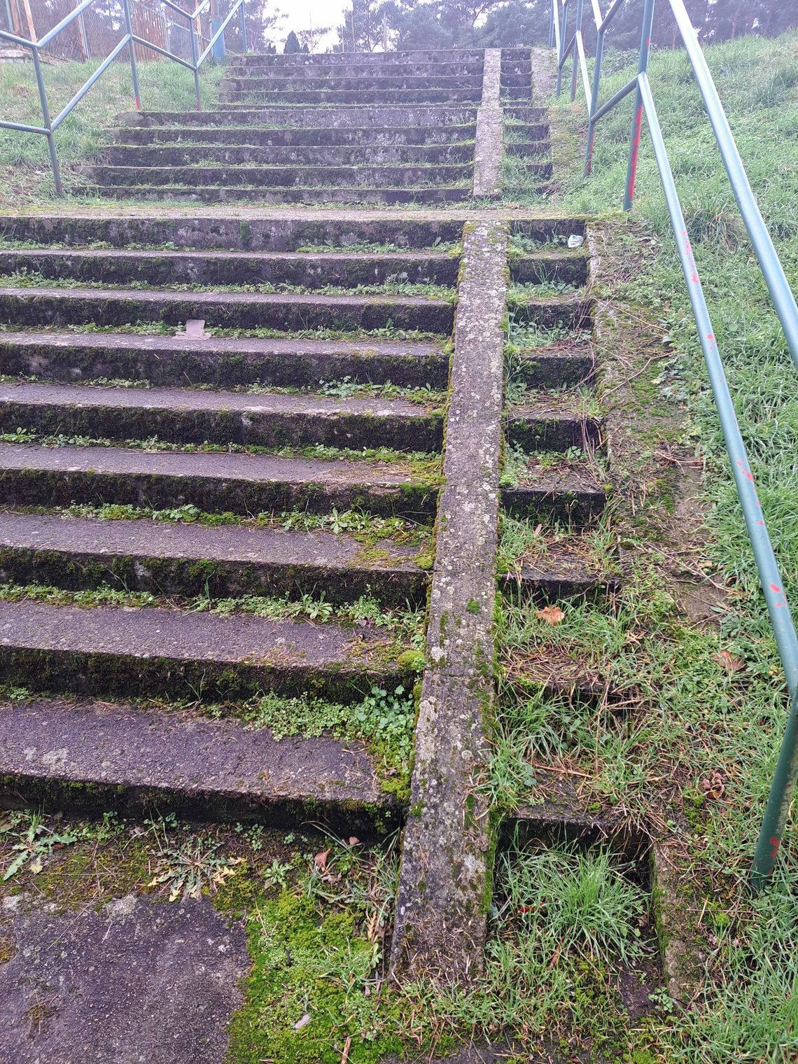 Bałagan przy obiektach sportowych Bałagan przy obiektach sportowych