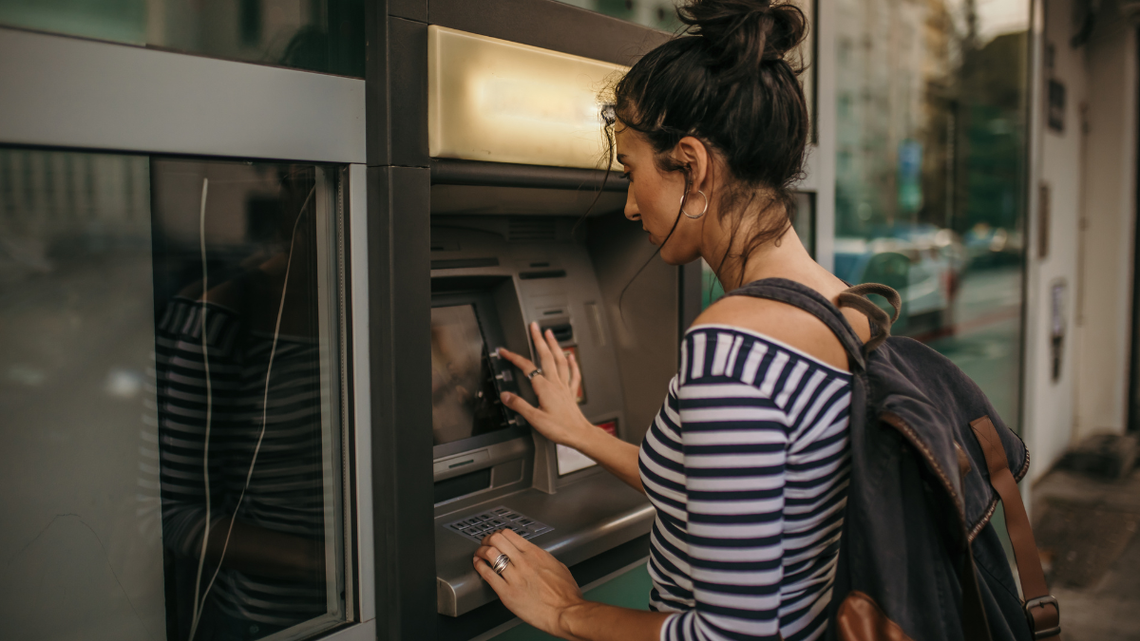 Bankomaty zaskoczą nas nowościami. Mają być bardziej dostępne