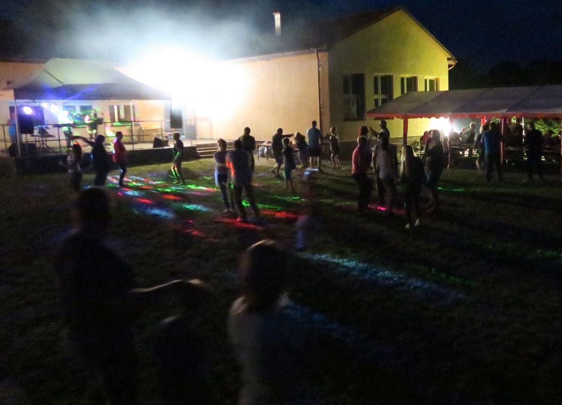 Bawili się do późnej nocy