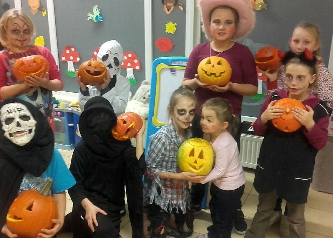 Bawili się upiornie dobrze Bawili się upiornie dobrze