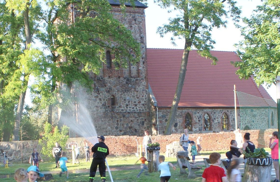 Będą zwiedzali kościół i nie tylko