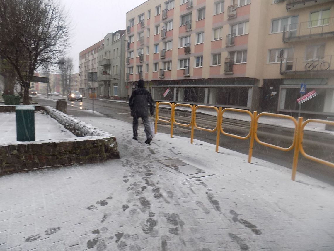 Biało robi się wkoło Biało robi się wkoło