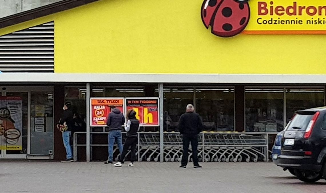 Biedronka na trudne czasy czynna 24 godziny Biedronka na trudne czasy czynna 24 godziny