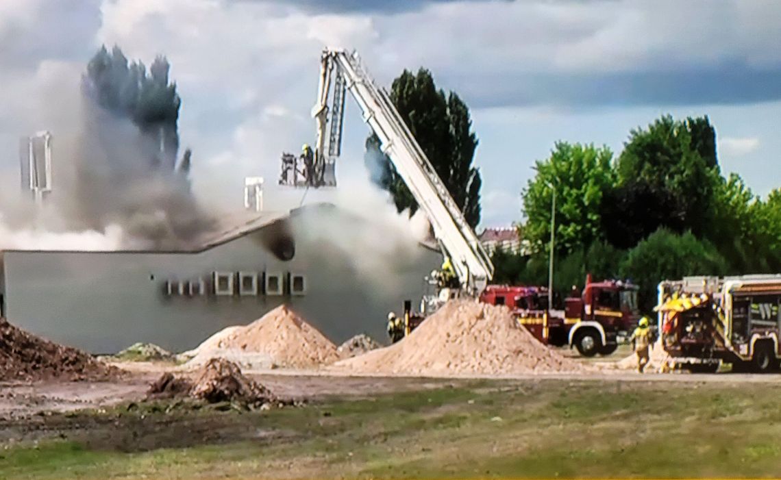 Biedronka zaczęła palić się od dachu