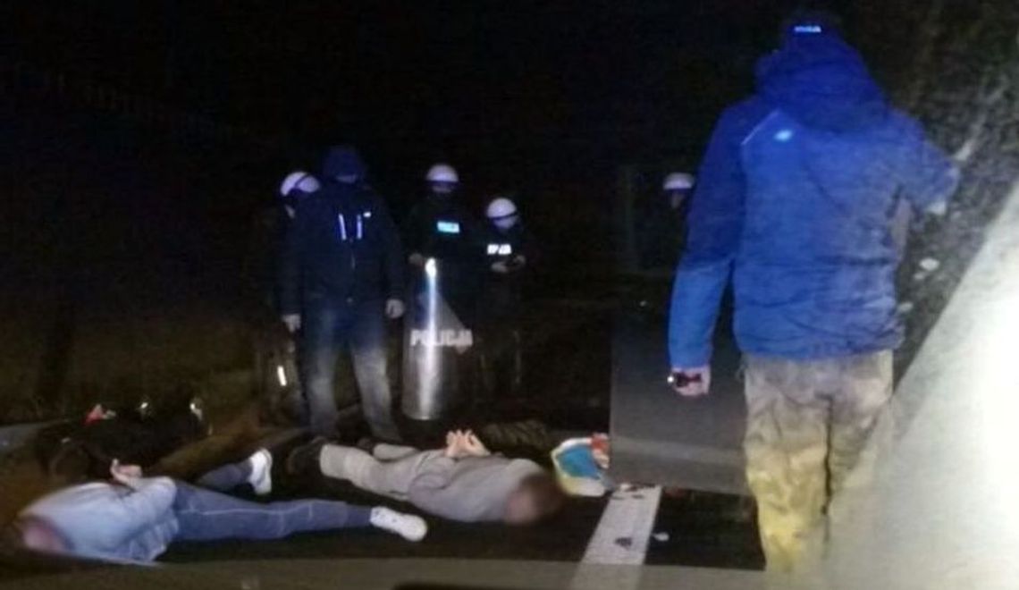 Bili się w centrum Gryfina. Mieli noże i pałki Bili się w centrum Gryfina. Mieli noże i pałki